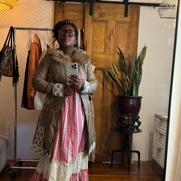 Penny Lane fur cotton crochet puffer button down fur collar coat - Picture 17 of 17